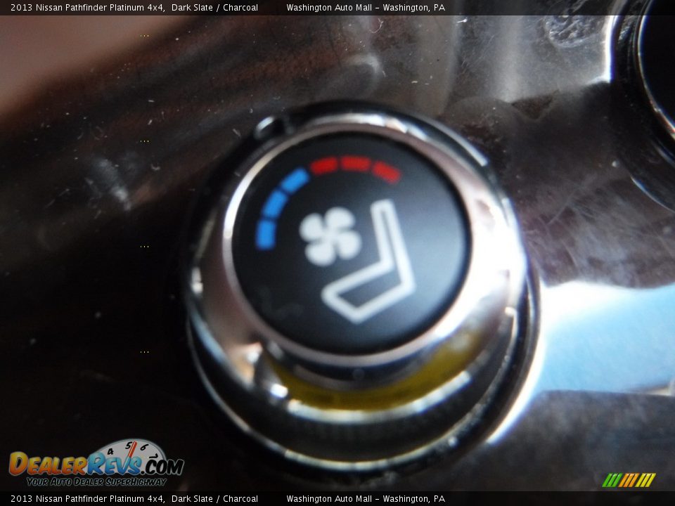 2013 Nissan Pathfinder Platinum 4x4 Dark Slate / Charcoal Photo #24