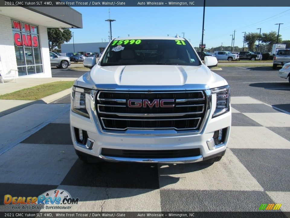 2021 GMC Yukon SLT 4WD White Frost Tricoat / Dark Walnut/­Slate Photo #2
