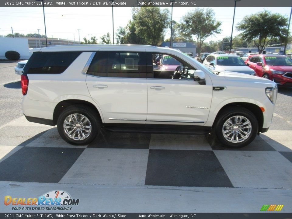 2021 GMC Yukon SLT 4WD White Frost Tricoat / Dark Walnut/­Slate Photo #3