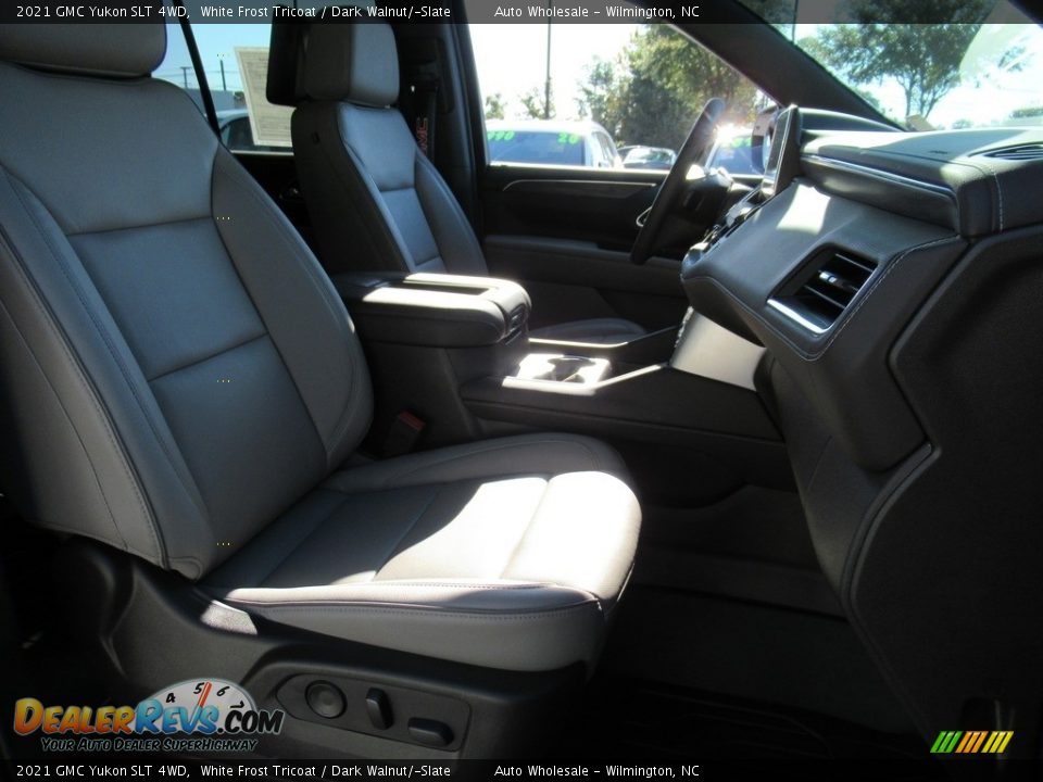 2021 GMC Yukon SLT 4WD White Frost Tricoat / Dark Walnut/­Slate Photo #13