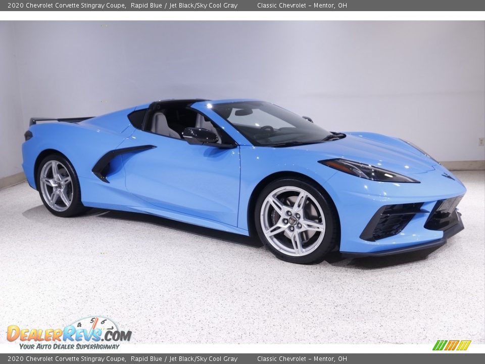 Front 3/4 View of 2020 Chevrolet Corvette Stingray Coupe Photo #1