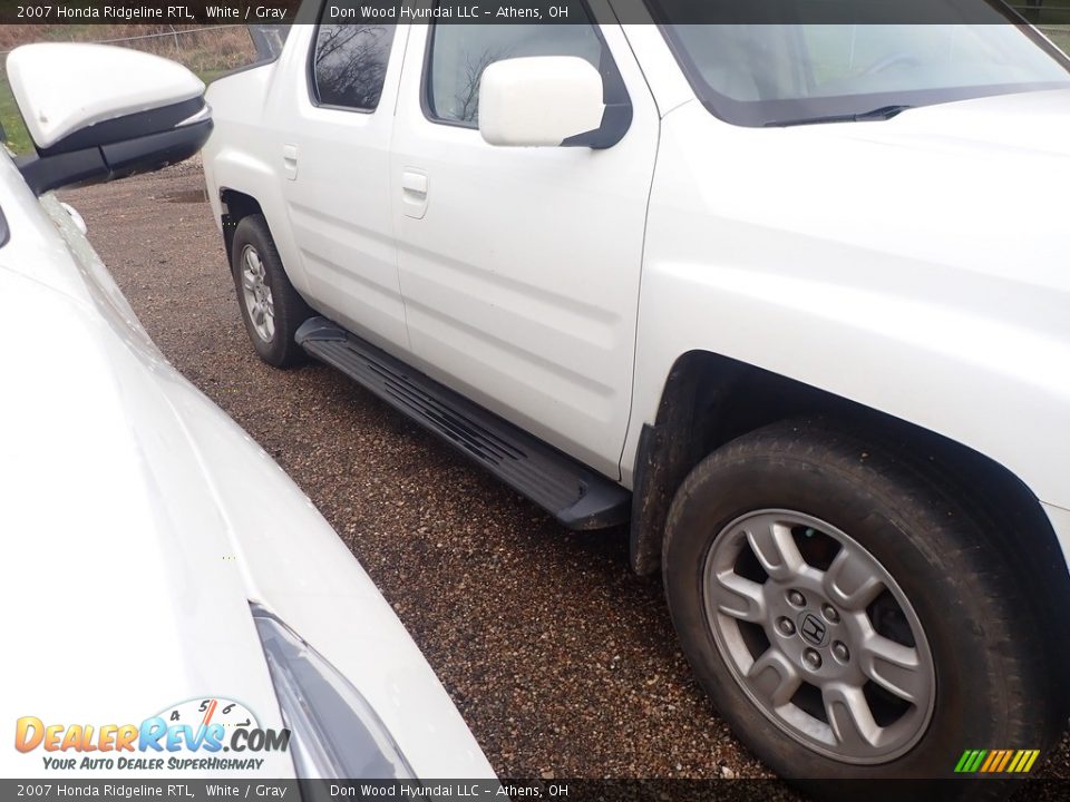 2007 Honda Ridgeline RTL White / Gray Photo #3