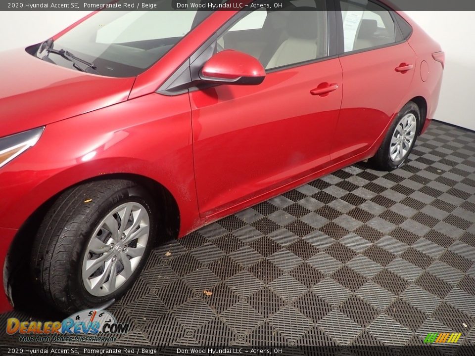 2020 Hyundai Accent SE Pomegranate Red / Beige Photo #10
