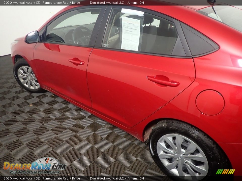 2020 Hyundai Accent SE Pomegranate Red / Beige Photo #18