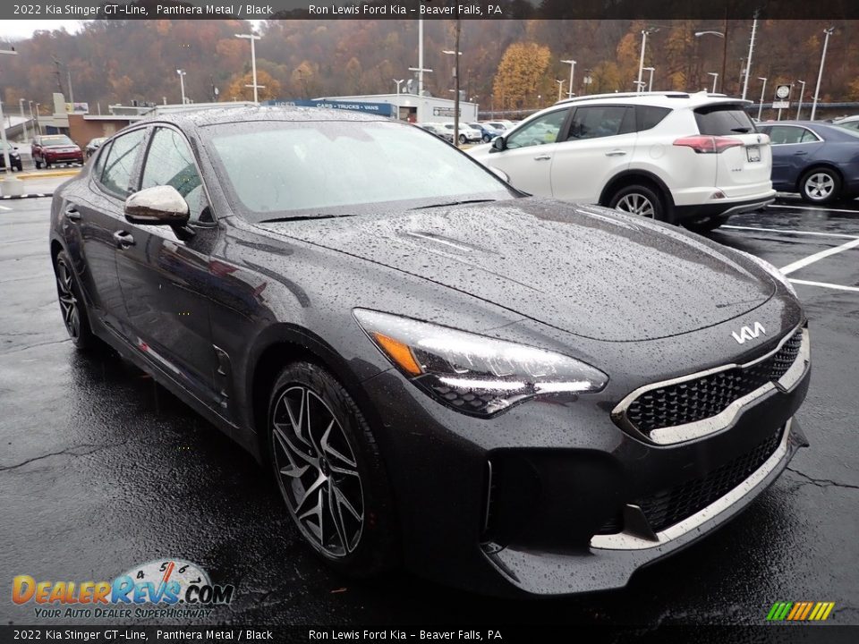 Front 3/4 View of 2022 Kia Stinger GT-Line Photo #8
