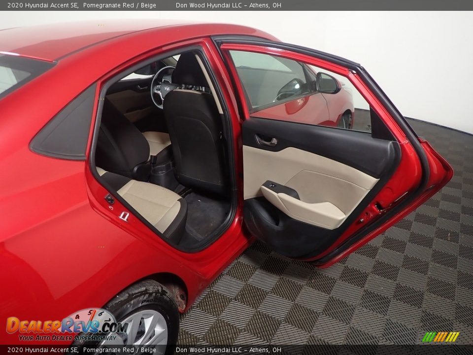 2020 Hyundai Accent SE Pomegranate Red / Beige Photo #35