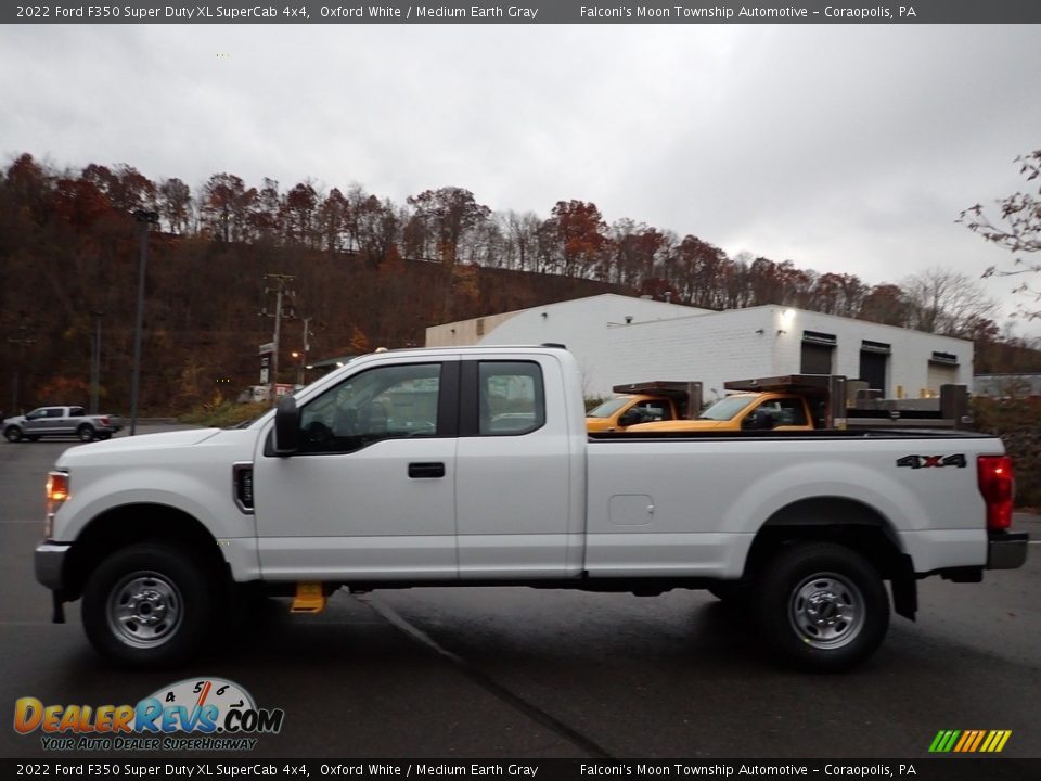 2022 Ford F350 Super Duty XL SuperCab 4x4 Oxford White / Medium Earth Gray Photo #5