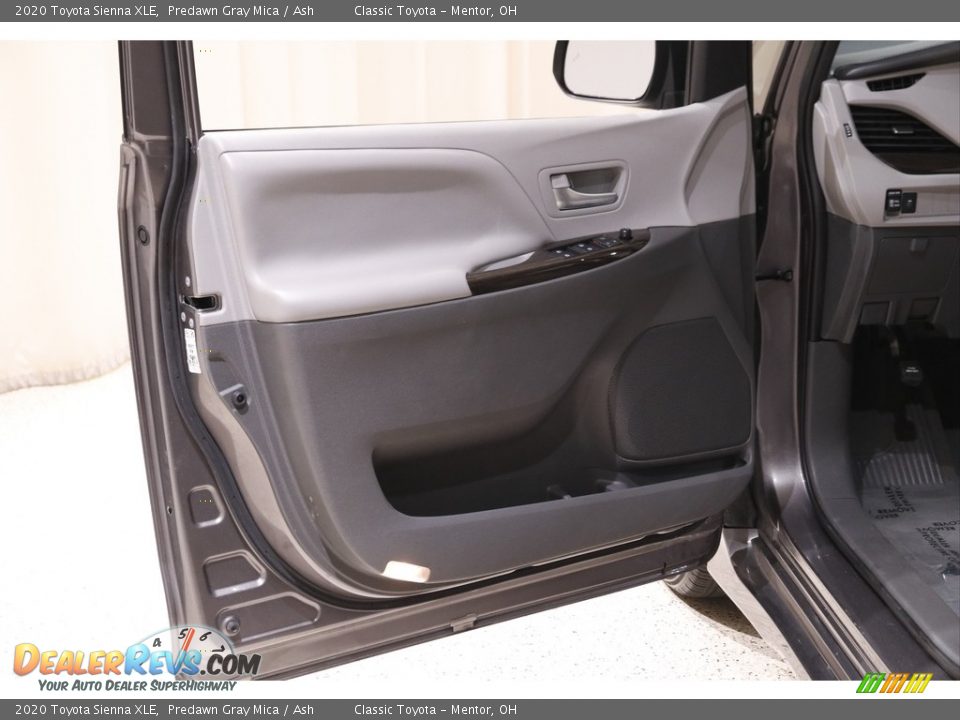 2020 Toyota Sienna XLE Predawn Gray Mica / Ash Photo #4