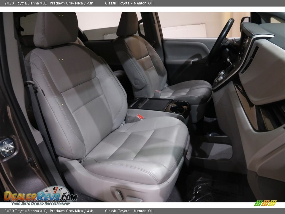 2020 Toyota Sienna XLE Predawn Gray Mica / Ash Photo #15