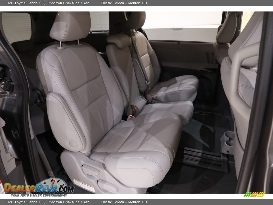 2020 Toyota Sienna XLE Predawn Gray Mica / Ash Photo #16