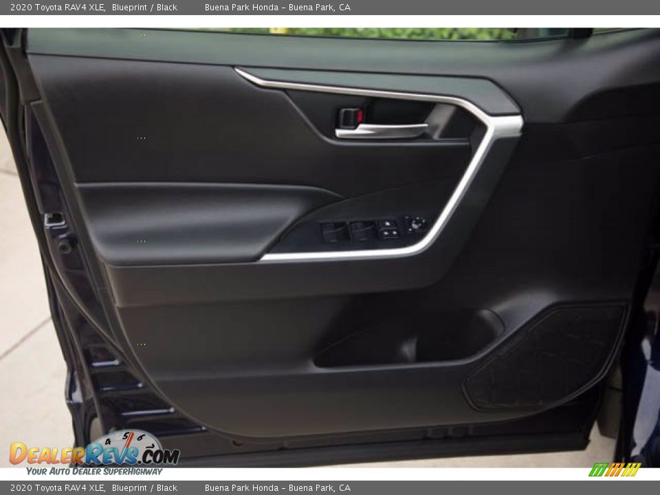 2020 Toyota RAV4 XLE Blueprint / Black Photo #30