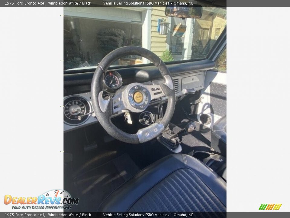 Dashboard of 1975 Ford Bronco 4x4 Photo #5