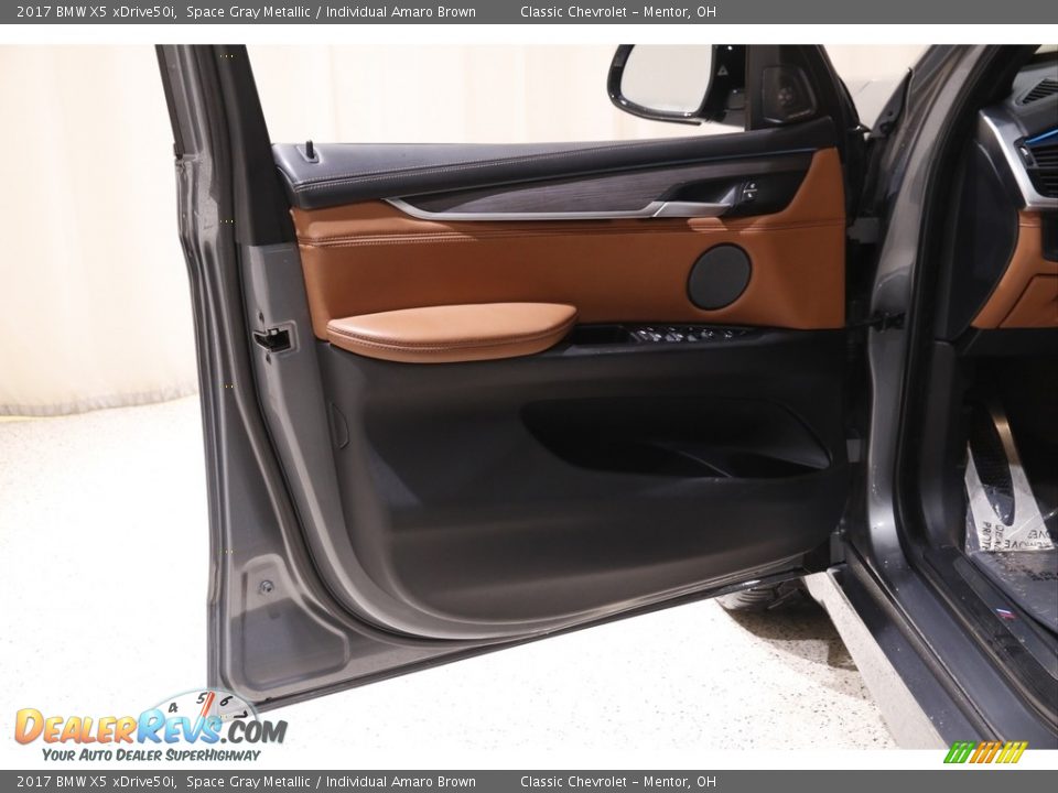 2017 BMW X5 xDrive50i Space Gray Metallic / Individual Amaro Brown Photo #4