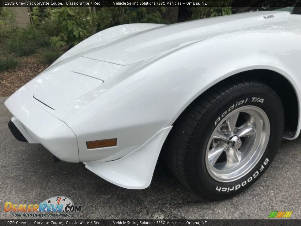 1979 Chevrolet Corvette Coupe Classic White / Red Photo #25