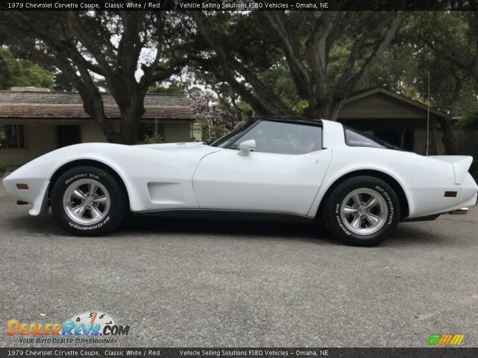 1979 Chevrolet Corvette Coupe Classic White / Red Photo #26