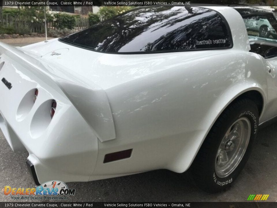 1979 Chevrolet Corvette Coupe Classic White / Red Photo #32