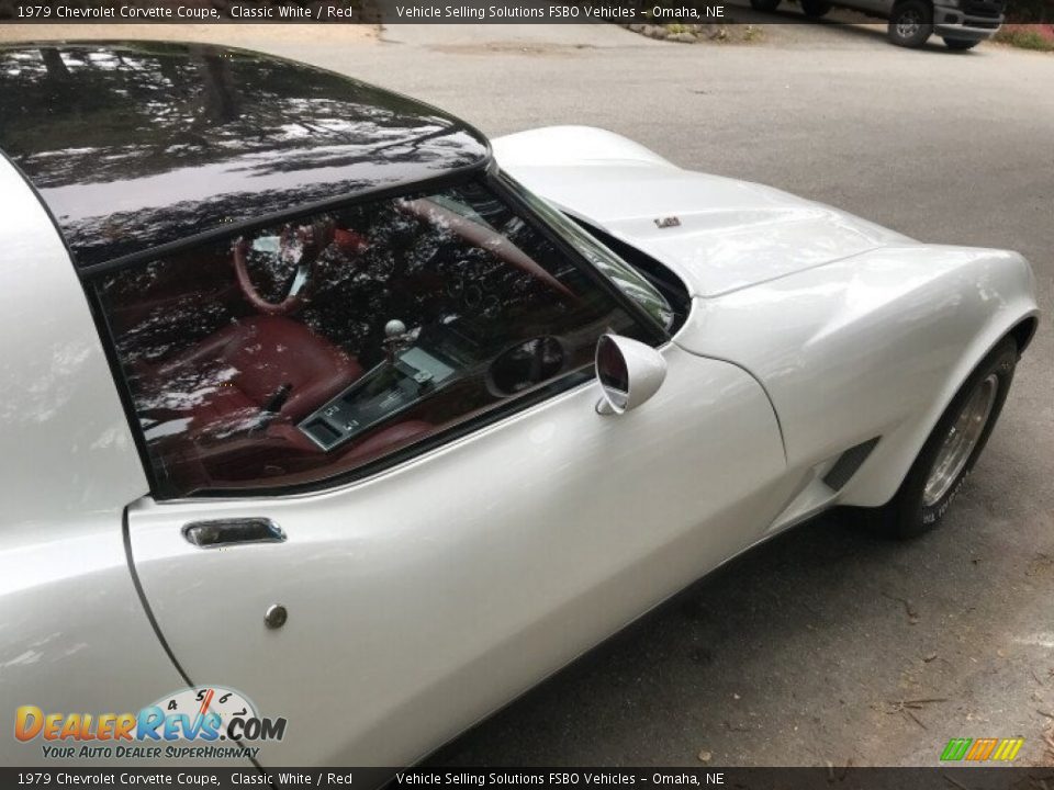 1979 Chevrolet Corvette Coupe Classic White / Red Photo #35