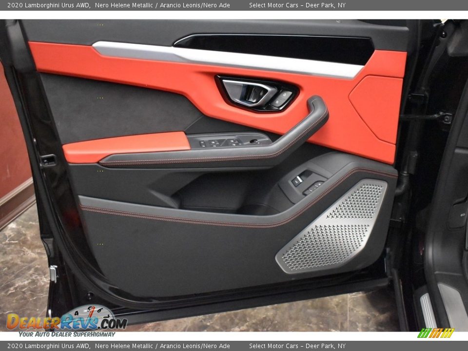 Door Panel of 2020 Lamborghini Urus AWD Photo #17