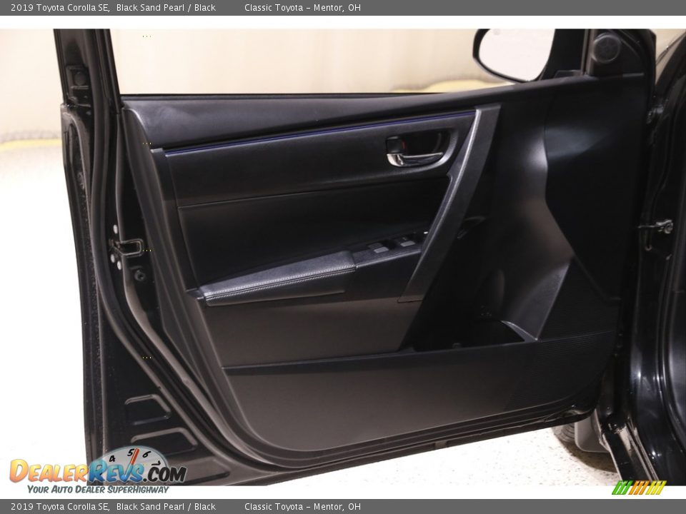 2019 Toyota Corolla SE Black Sand Pearl / Black Photo #4
