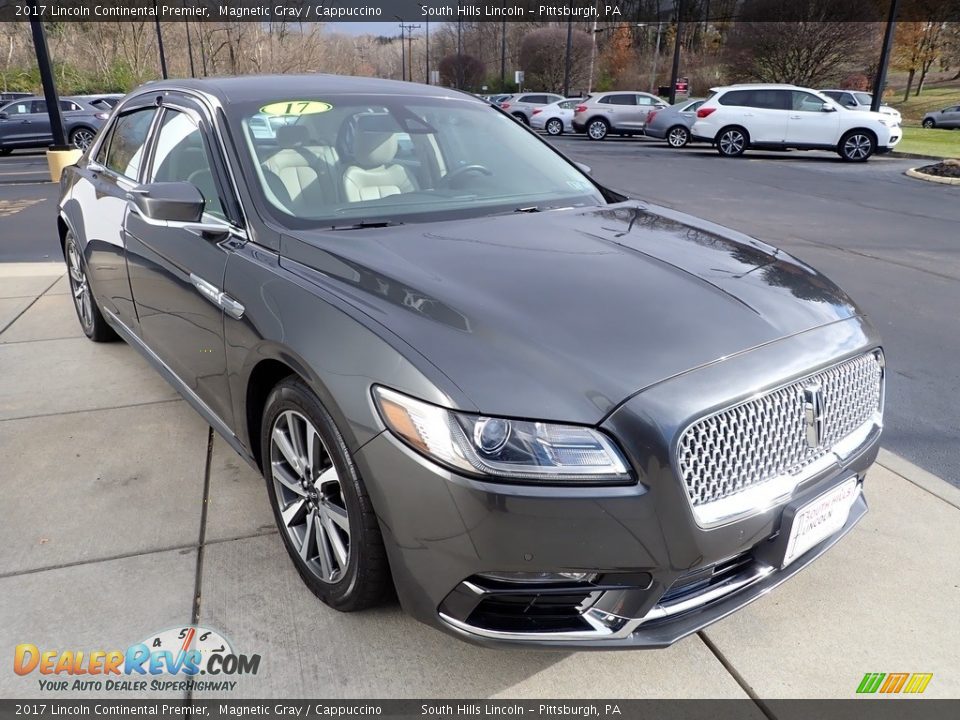 Front 3/4 View of 2017 Lincoln Continental Premier Photo #8