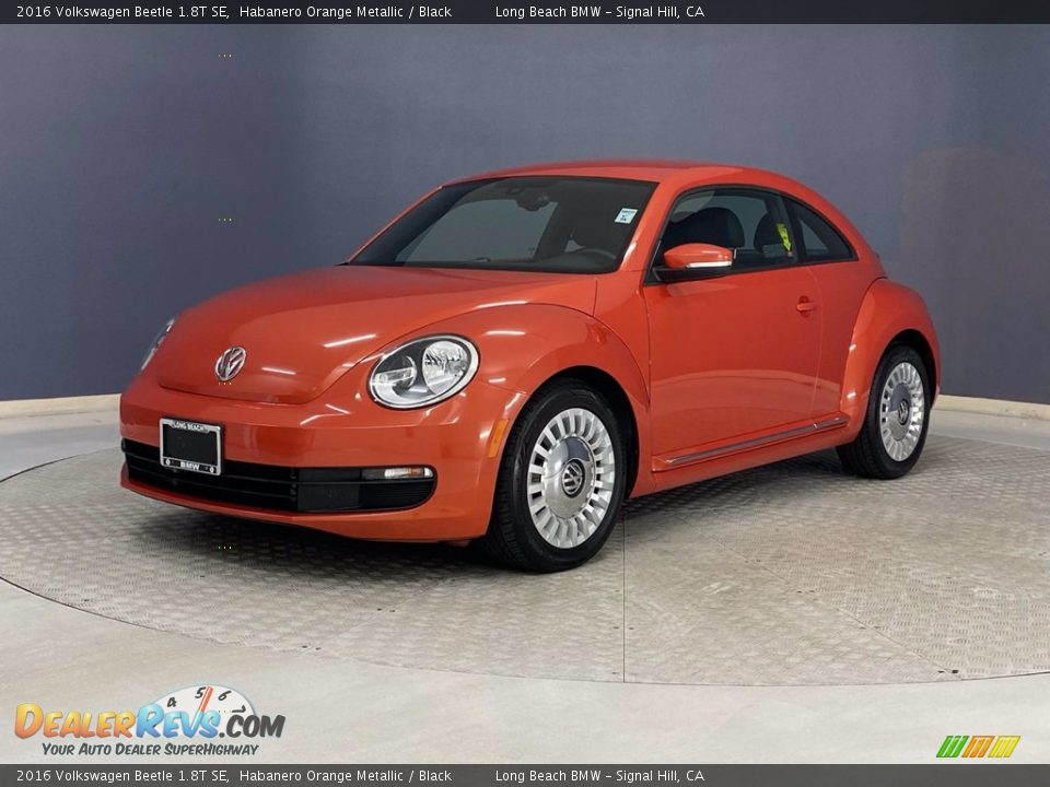 Front 3/4 View of 2016 Volkswagen Beetle 1.8T SE Photo #3