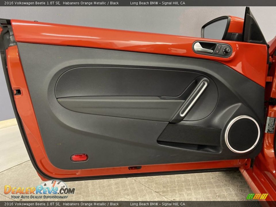 Door Panel of 2016 Volkswagen Beetle 1.8T SE Photo #11