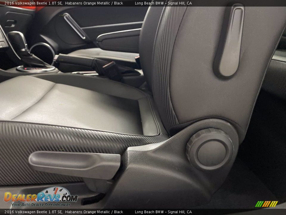 Front Seat of 2016 Volkswagen Beetle 1.8T SE Photo #13