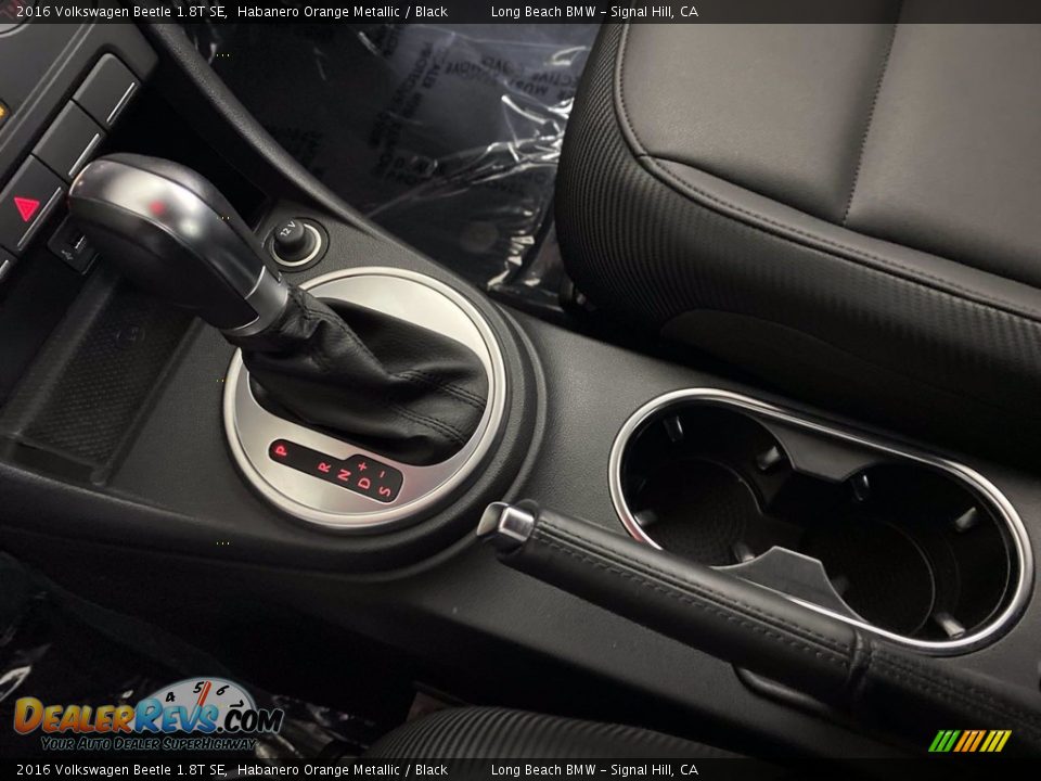 2016 Volkswagen Beetle 1.8T SE Shifter Photo #24