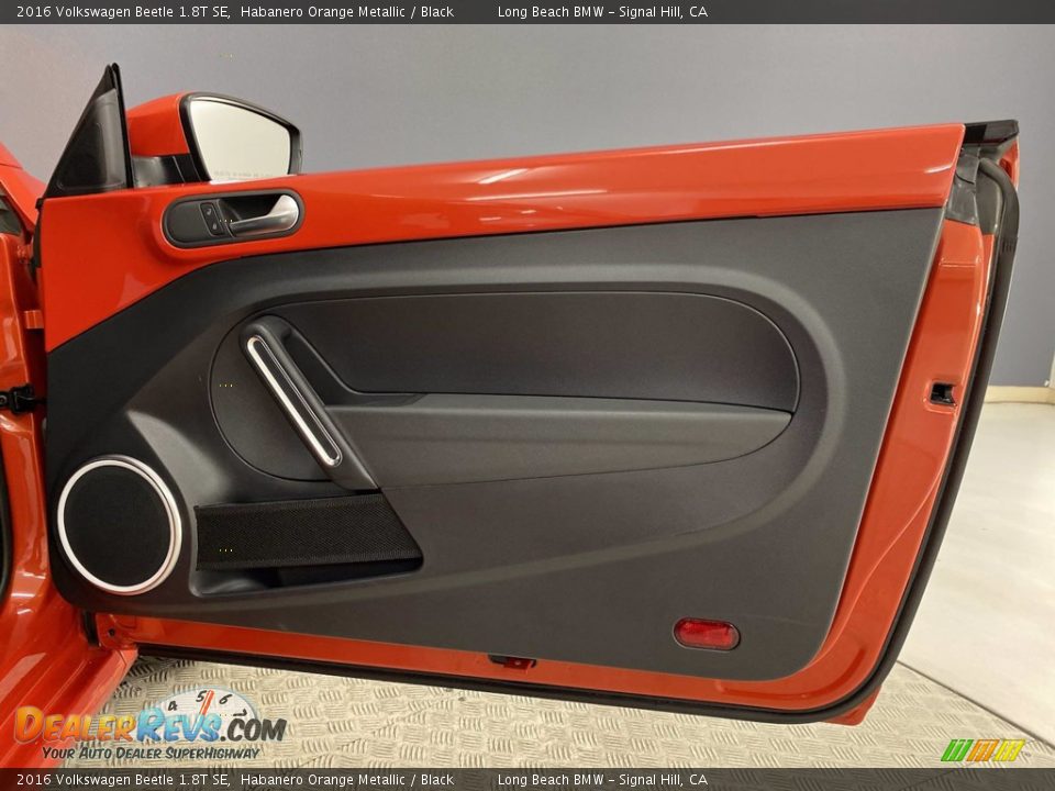 Door Panel of 2016 Volkswagen Beetle 1.8T SE Photo #27