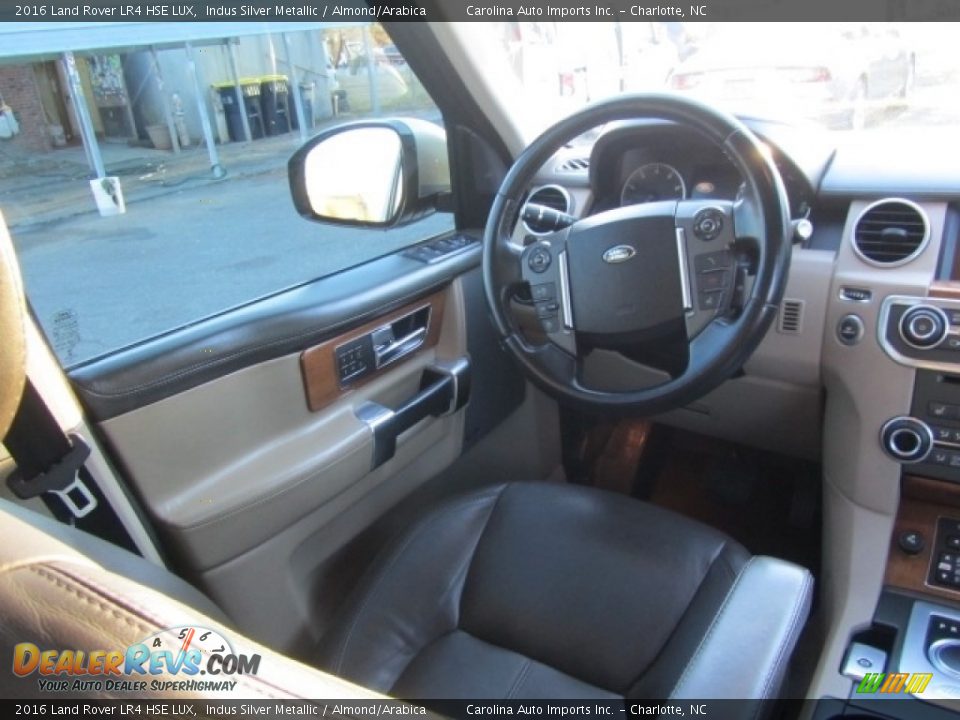 Front Seat of 2016 Land Rover LR4 HSE LUX Photo #12