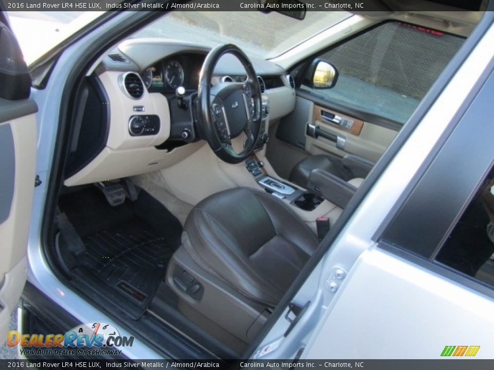 Front Seat of 2016 Land Rover LR4 HSE LUX Photo #17