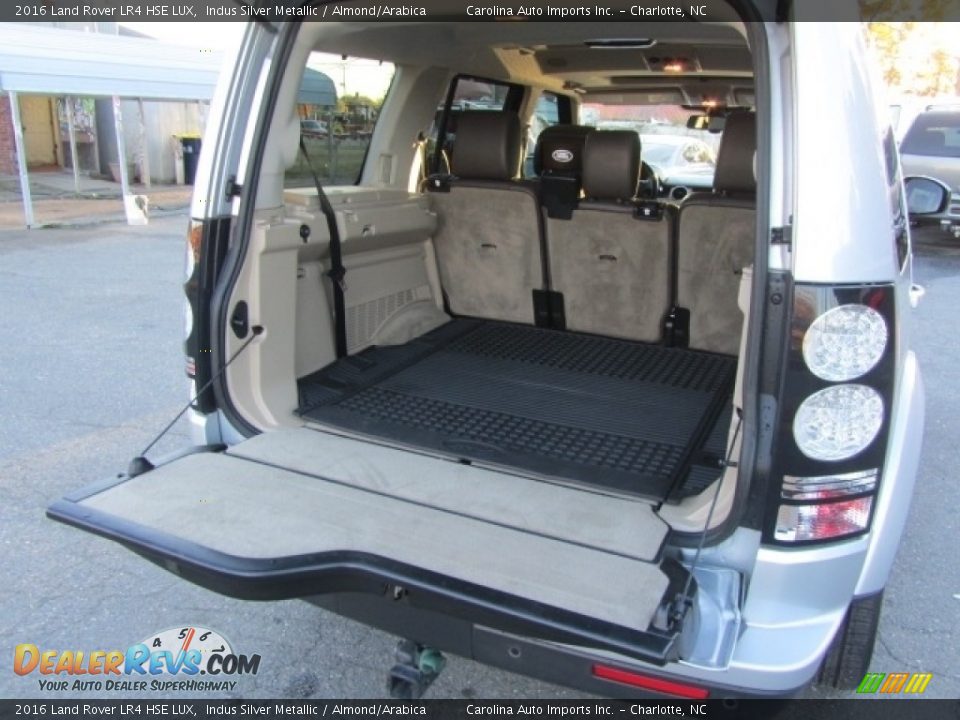 2016 Land Rover LR4 HSE LUX Trunk Photo #20