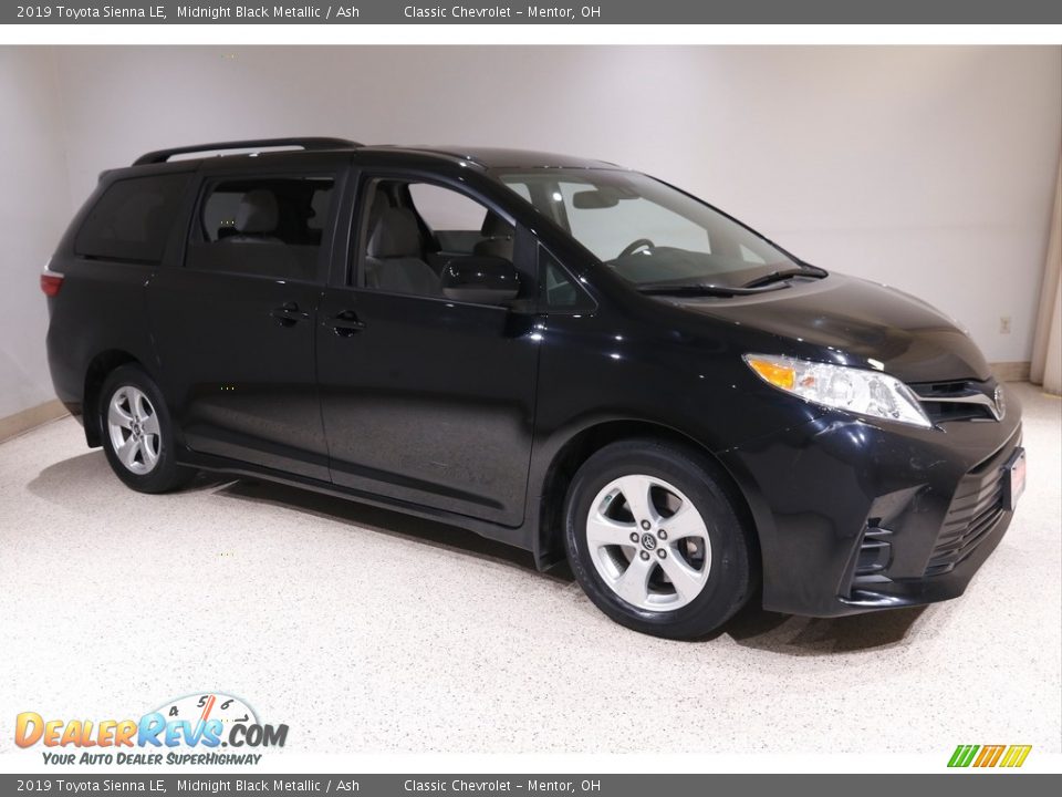 2019 Toyota Sienna LE Midnight Black Metallic / Ash Photo #1