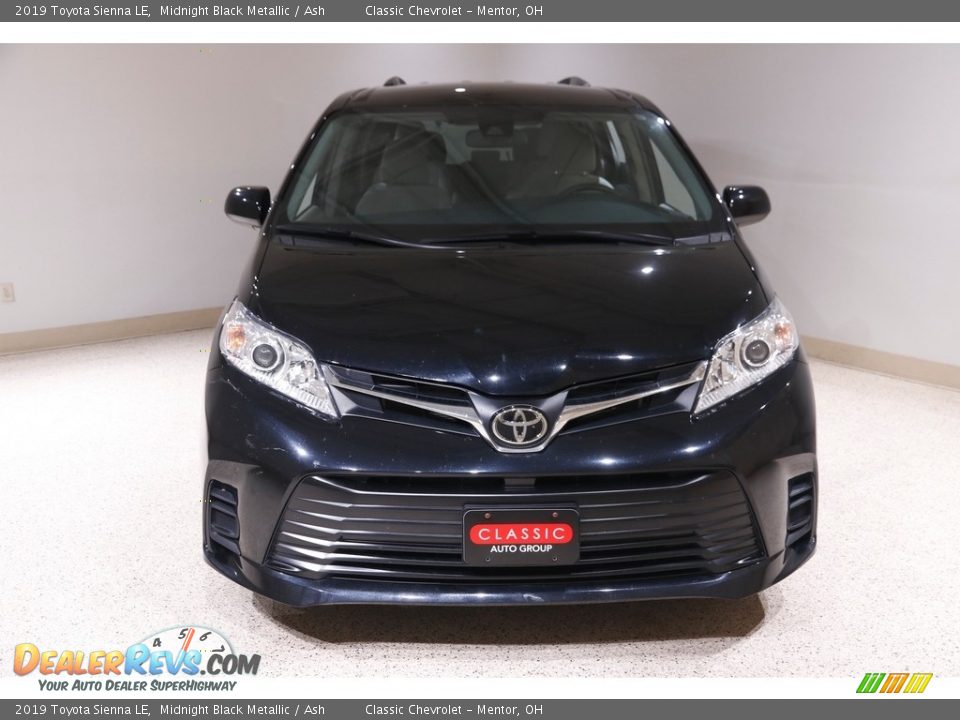 2019 Toyota Sienna LE Midnight Black Metallic / Ash Photo #2