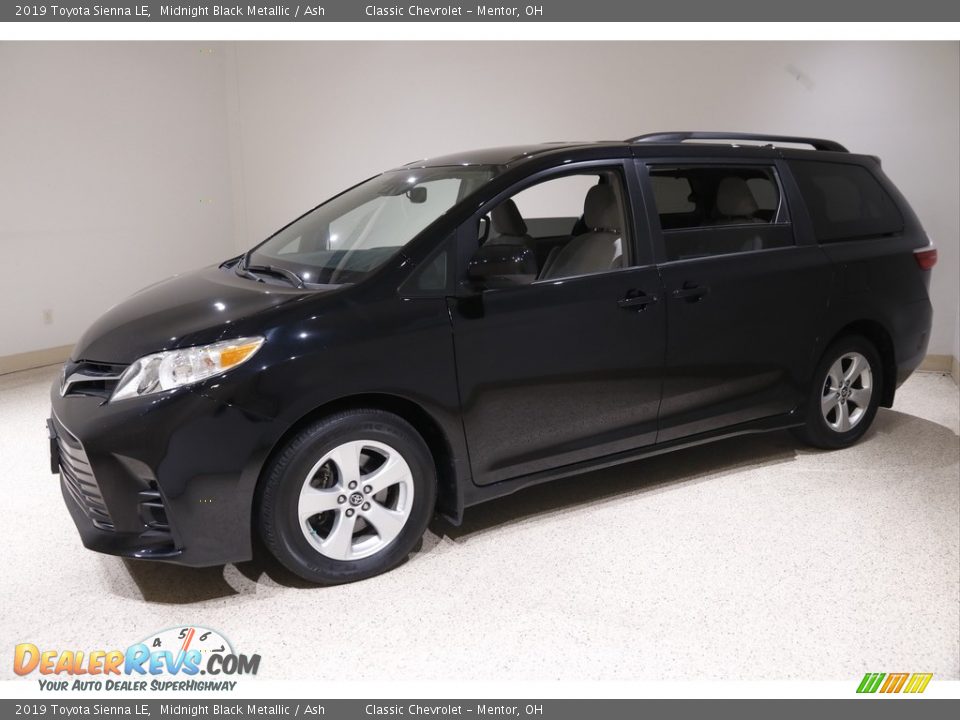 2019 Toyota Sienna LE Midnight Black Metallic / Ash Photo #3