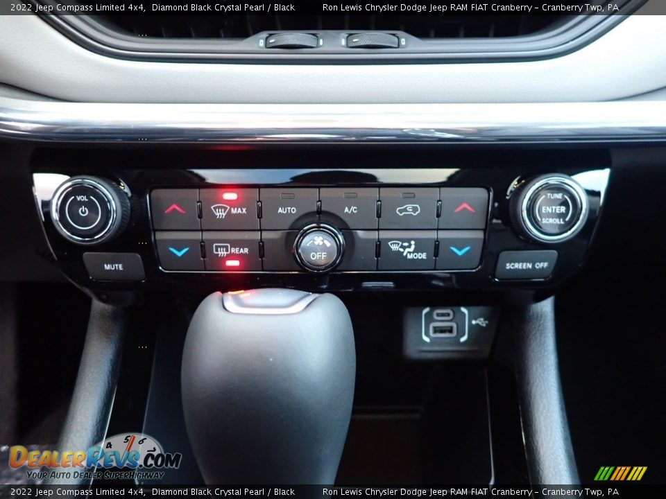 Controls of 2022 Jeep Compass Limited 4x4 Photo #18
