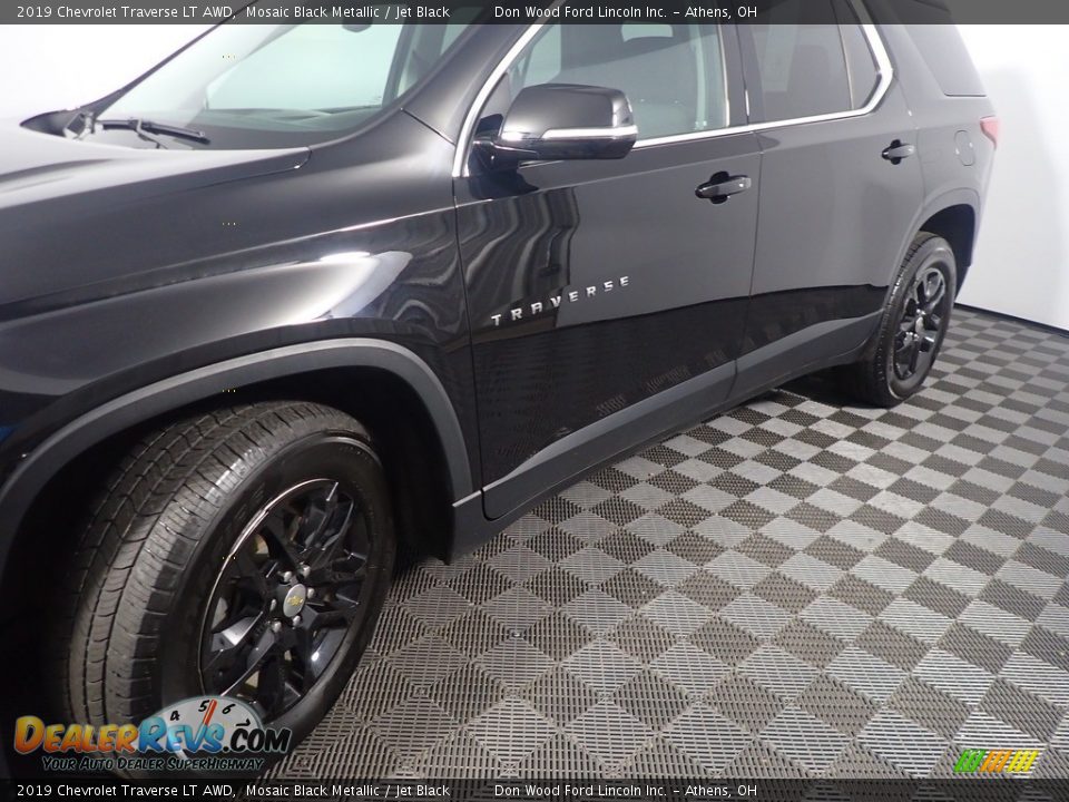 2019 Chevrolet Traverse LT AWD Mosaic Black Metallic / Jet Black Photo #11