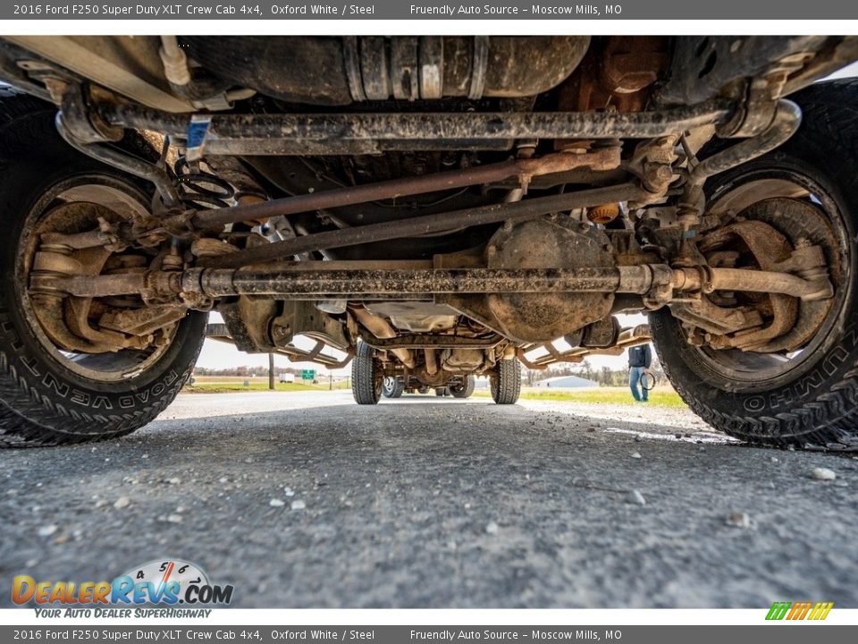 2016 Ford F250 Super Duty XLT Crew Cab 4x4 Oxford White / Steel Photo #10