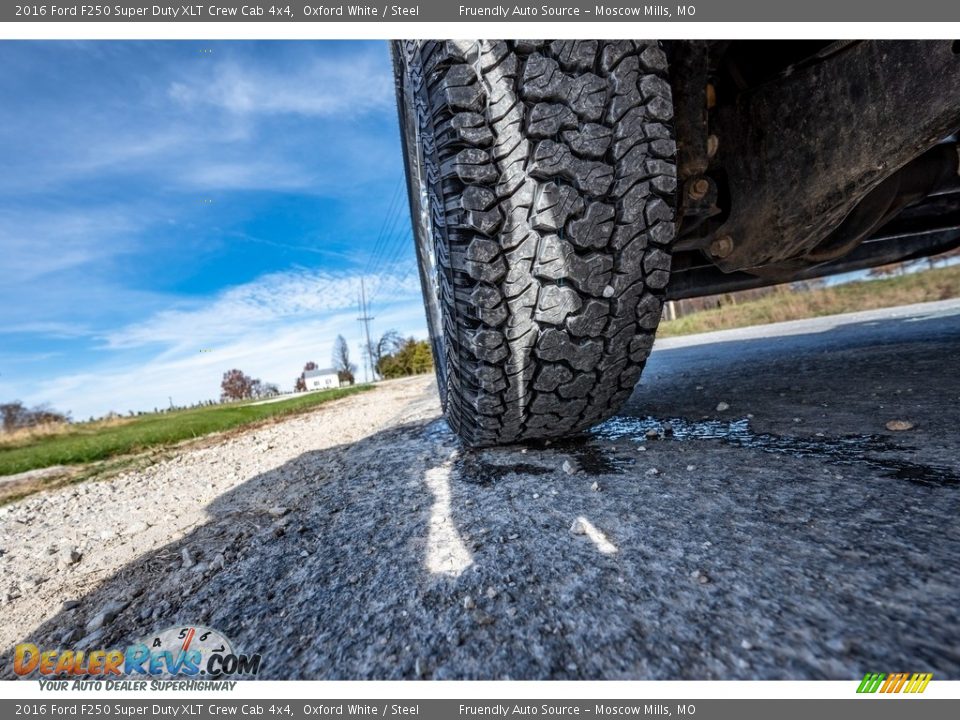 2016 Ford F250 Super Duty XLT Crew Cab 4x4 Oxford White / Steel Photo #16