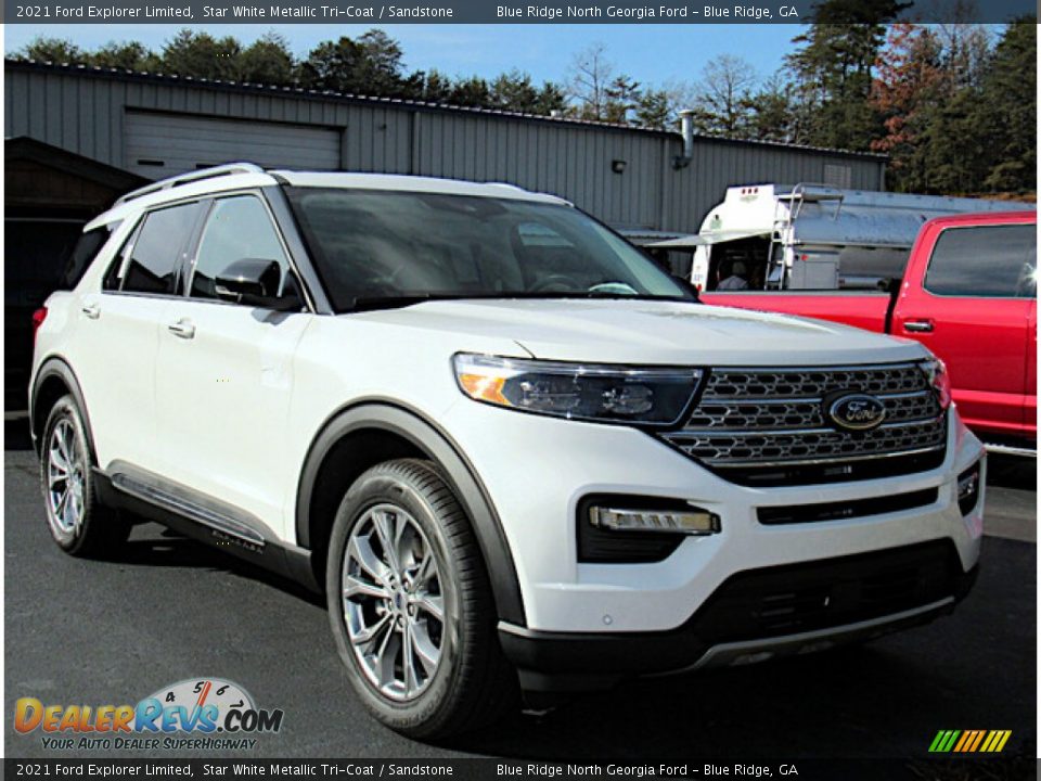 Front 3/4 View of 2021 Ford Explorer Limited Photo #2