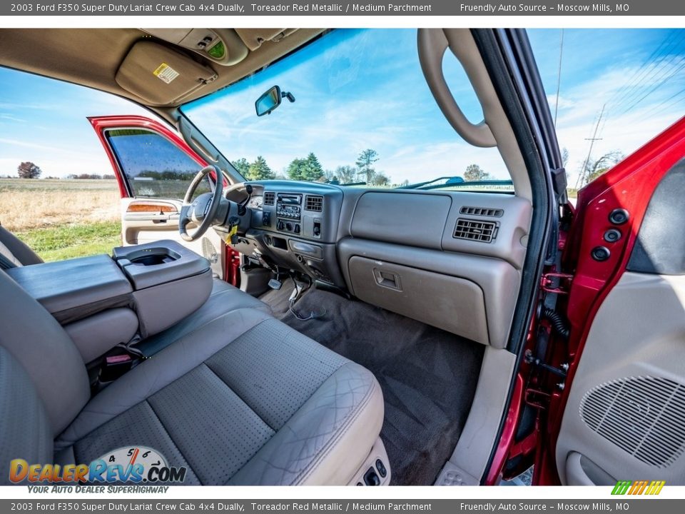 Front Seat of 2003 Ford F350 Super Duty Lariat Crew Cab 4x4 Dually Photo #28