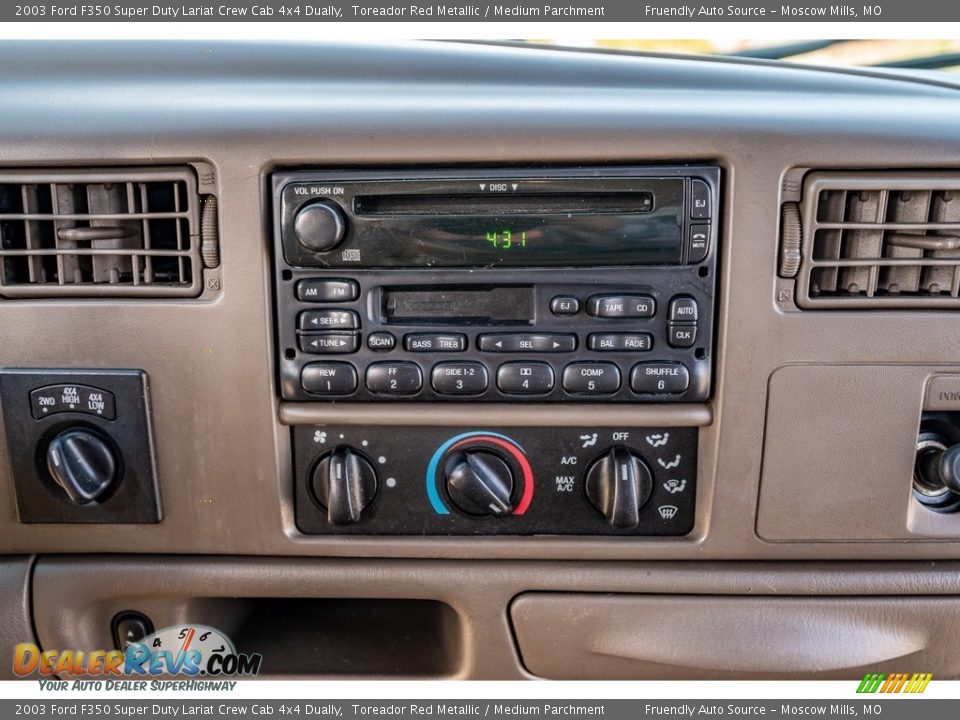 Controls of 2003 Ford F350 Super Duty Lariat Crew Cab 4x4 Dually Photo #32