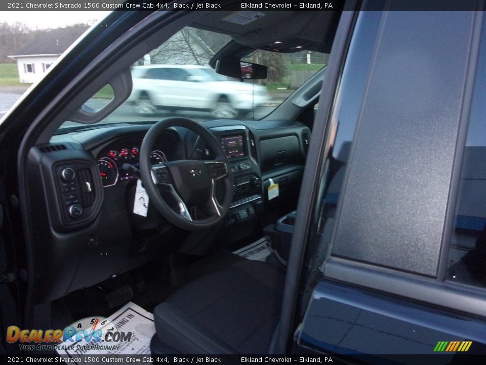 2021 Chevrolet Silverado 1500 Custom Crew Cab 4x4 Black / Jet Black Photo #15