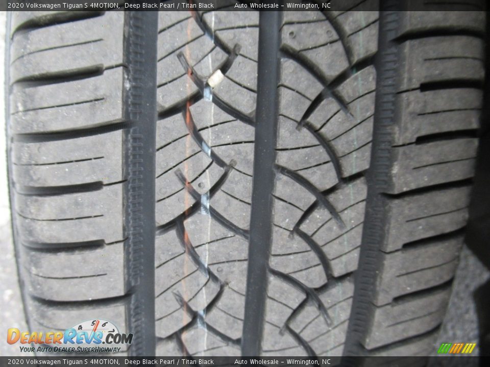 2020 Volkswagen Tiguan S 4MOTION Deep Black Pearl / Titan Black Photo #10