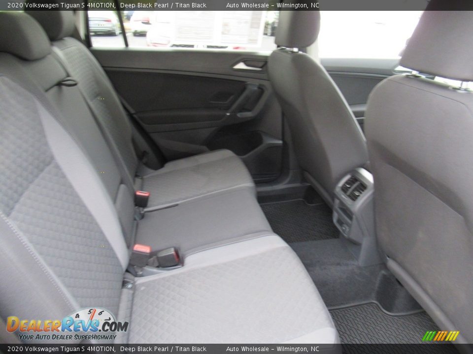 2020 Volkswagen Tiguan S 4MOTION Deep Black Pearl / Titan Black Photo #14