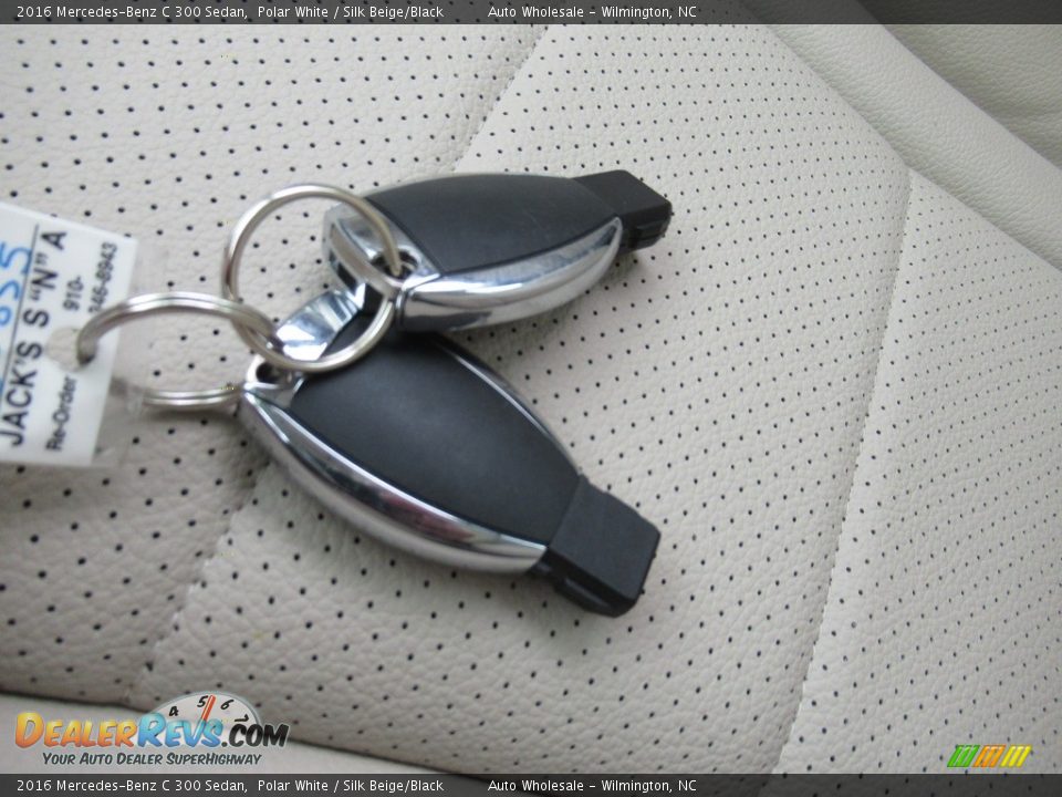 Keys of 2016 Mercedes-Benz C 300 Sedan Photo #20