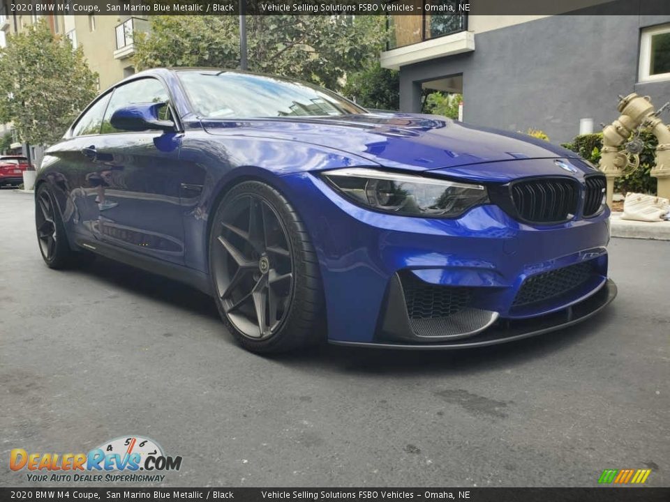 Front 3/4 View of 2020 BMW M4 Coupe Photo #14
