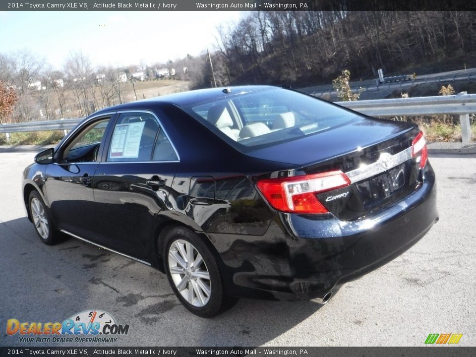 2014 Toyota Camry XLE V6 Attitude Black Metallic / Ivory Photo #14