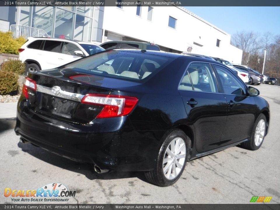 2014 Toyota Camry XLE V6 Attitude Black Metallic / Ivory Photo #15