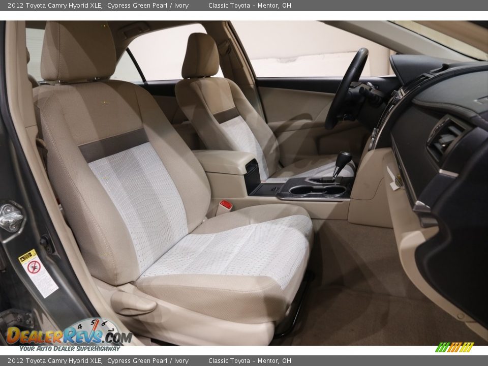 2012 Toyota Camry Hybrid XLE Cypress Green Pearl / Ivory Photo #16
